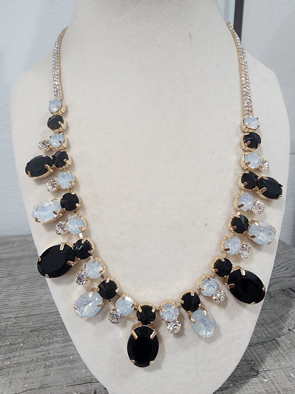 Elegant Gold-Tone Black and Opal Statement Necklace